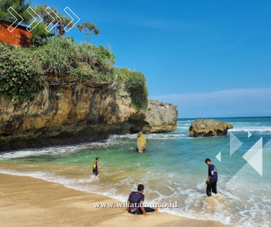 Daftar Pantai Gunungkidul yang Bisa Dikunjungi Dalam Sehari